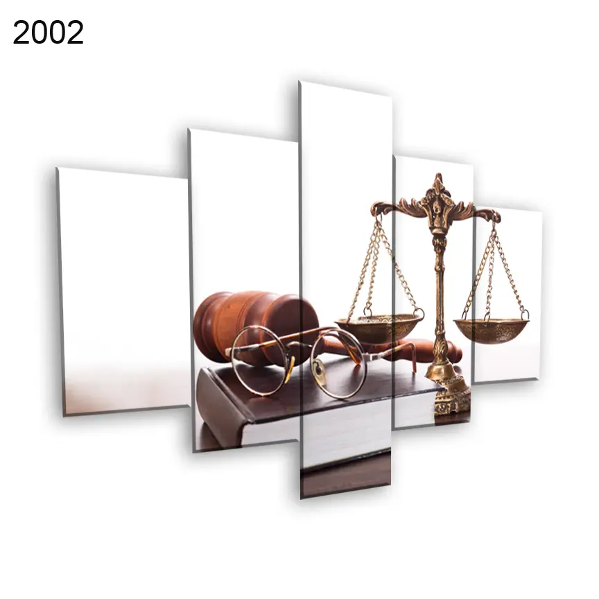 2002:لوحة القانون من خمس اطارات