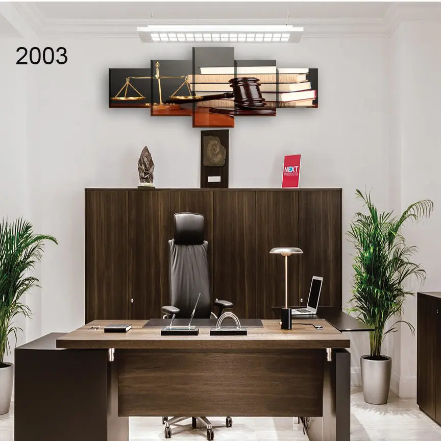 2003:لوحة القانون من خمس اطارات