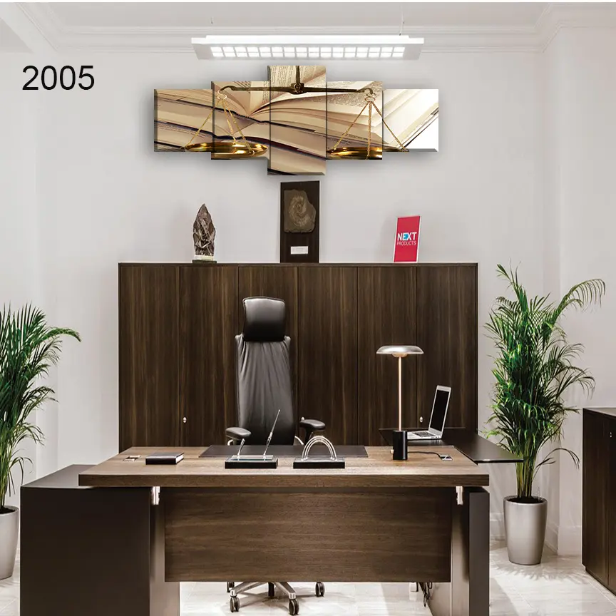 2005:لوحة القانون من خمس اطارات