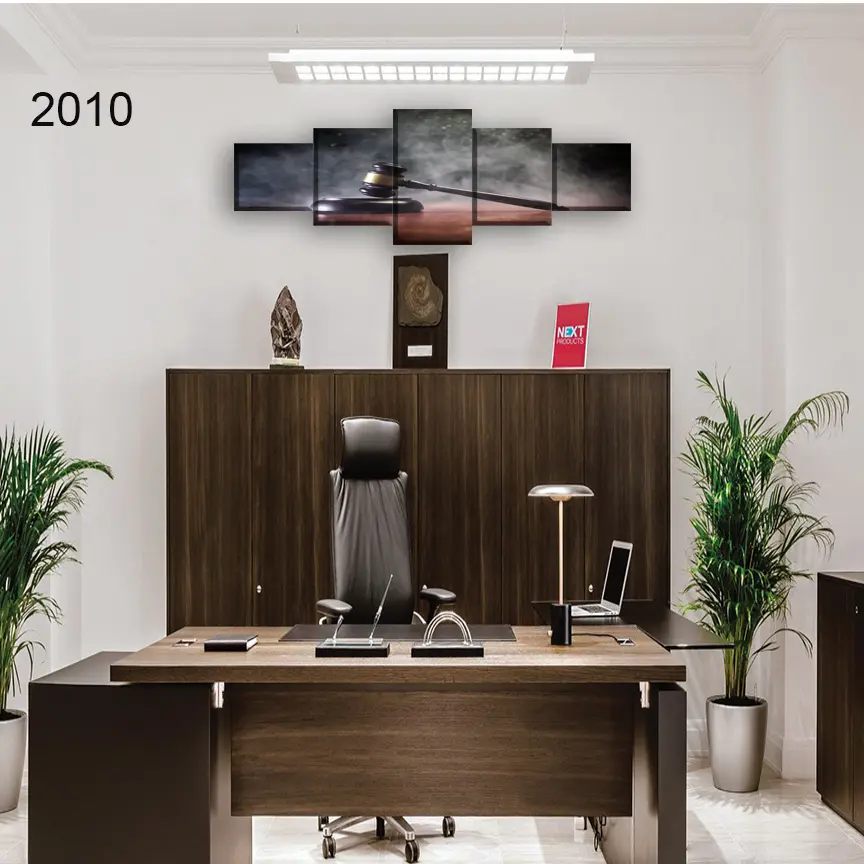 2010:لوحة القانون من خمس اطارات